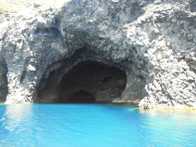 Eolie news: Chiuso l'accesso alla Grotta del bue marino a Filicudi. Analogo  provvedimento in arrivo per la Grotta del cavallo a Vulcano. Elenco delle  aree interdette